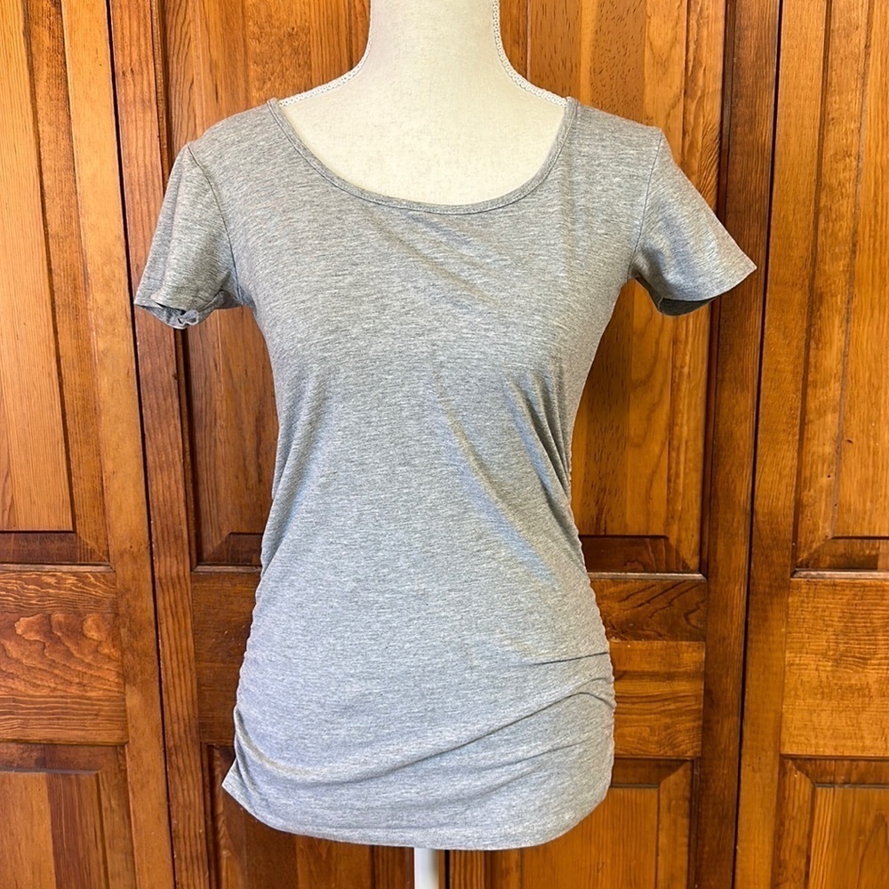 Oh! Mamma Grey Shortsleeved Scoop Neck Tee Small